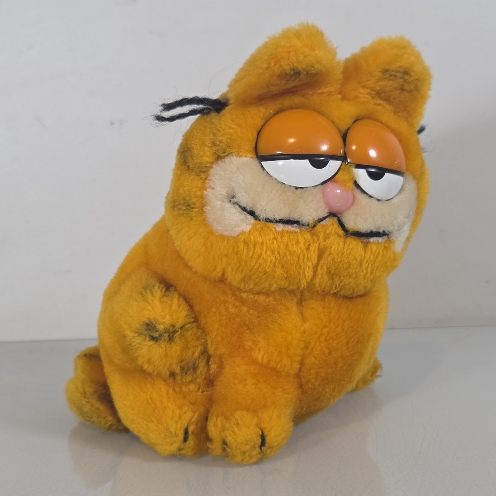 Vintage 1981 Dakin 6" Plush Sitting Garfield Stuffed Animal Toy